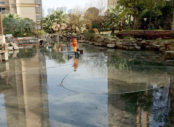 武宣景观池淤泥清理